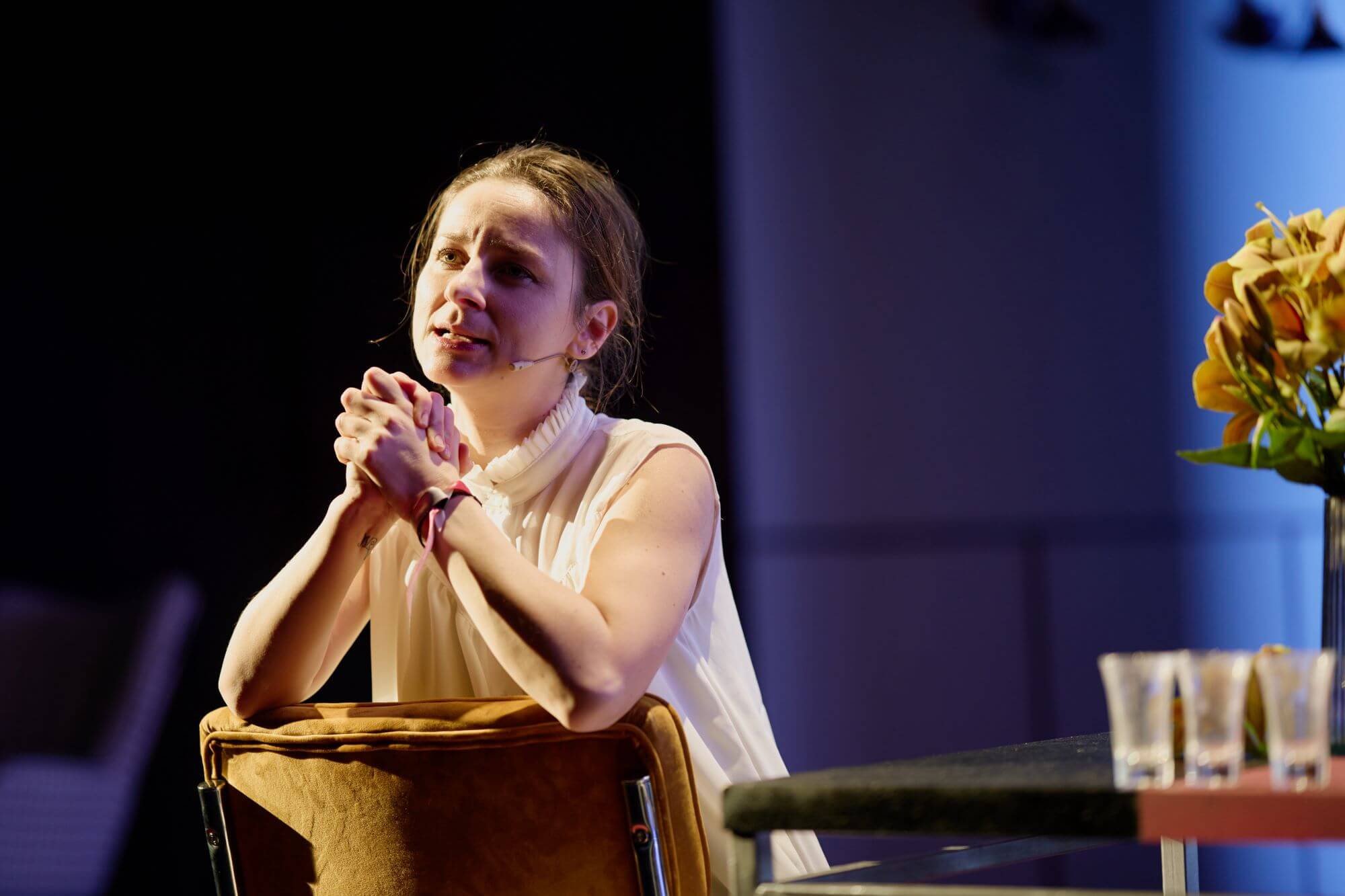 5 DEC Femeia Camp de lupta113